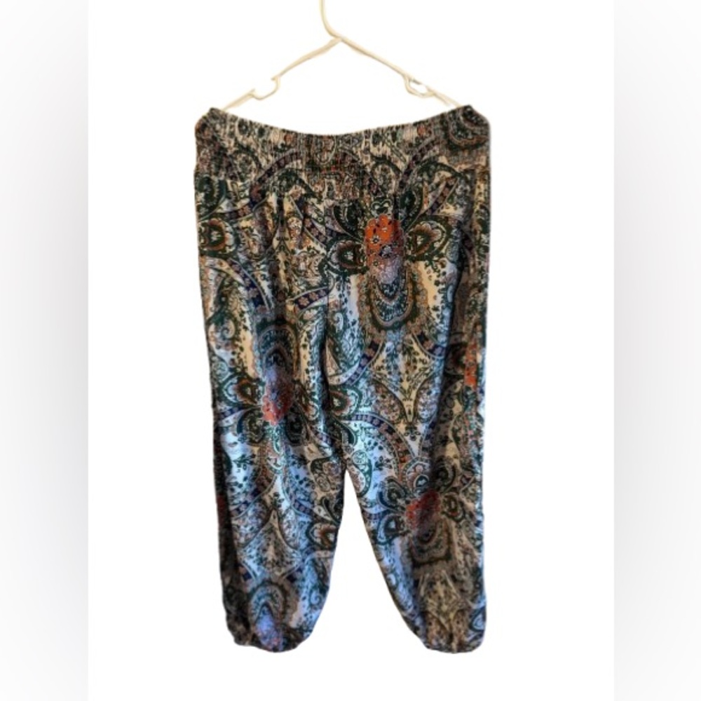 Custom brand one size fits all women’s puffy pants great condition